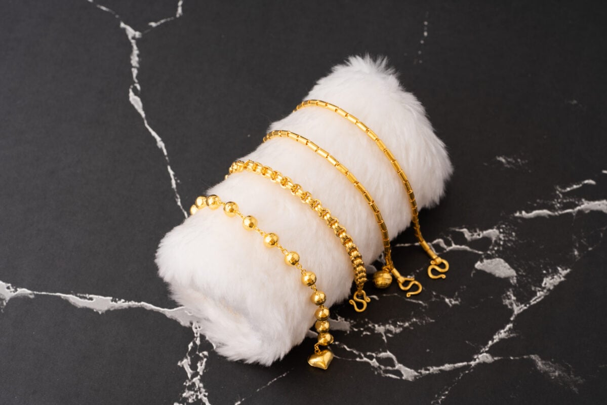 สร้อยข้อมือทองคำแท่ง 2 สลึง by LSW Gold